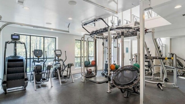 Building Photo - 2311 Dunwoody Crossing