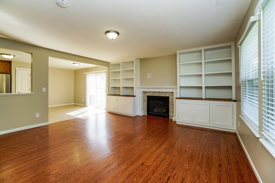 Building Photo - 6807 Willow Bloom Dr