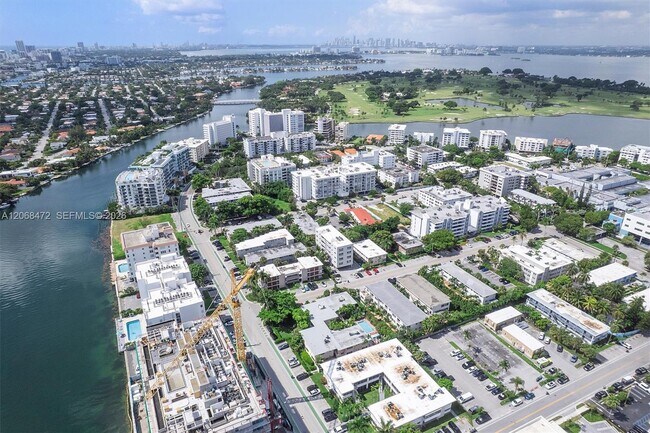 Building Photo - 9400 E Bay Harbor Dr