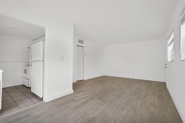 Building Photo - 8295 NE Miami Ct