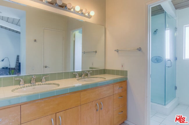 Building Photo - 28240 Rey De Copas Ln