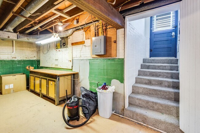 Building Photo - Charming 2 Bedroom, 1 Bathroom Rural Home for Rent
