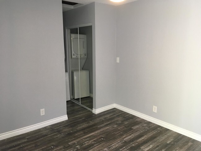 Building Photo - 1838 E 7th St