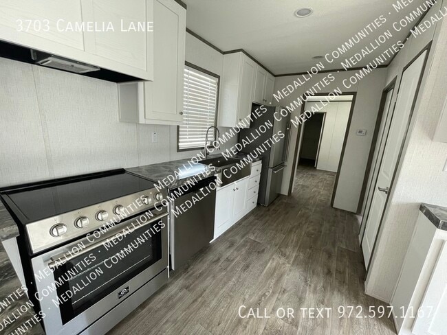 Building Photo - 3703 Camelia