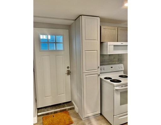 Building Photo - 726 Metropolitan Ave