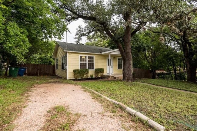 Building Photo - 2802 S 4th St