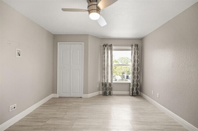 Building Photo - 7511 Seurat St