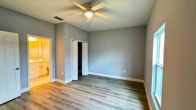 Building Photo - 702 Broadway Ave