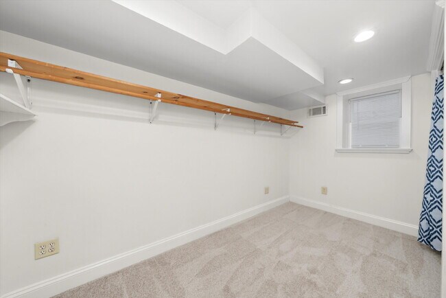 Building Photo - Updated 5-Bedroom, 2-Bath Home Across from the Park