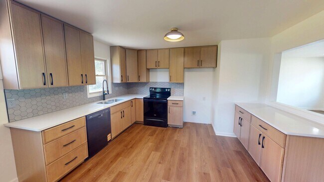 Building Photo - 424 Bridge View Ln