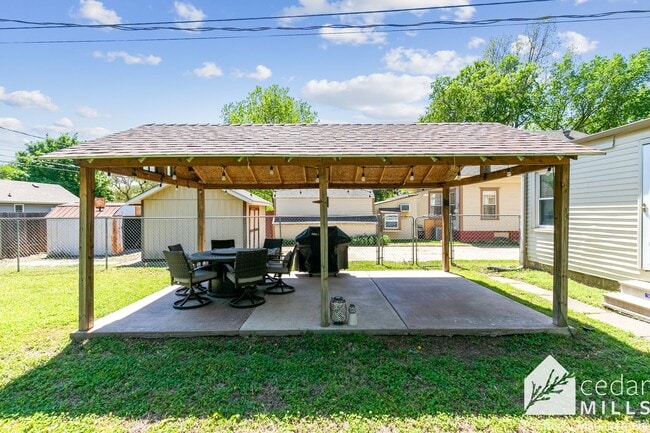 Building Photo - EXTRAORDINARY historic rental opportunity ...