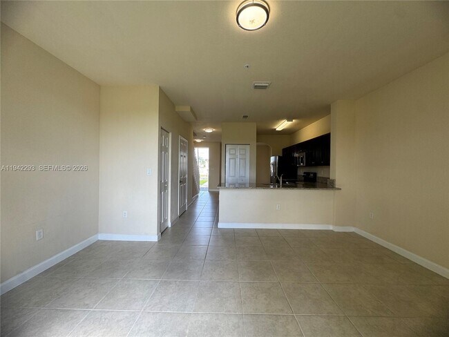 Building Photo - 134 SE 28th Ter