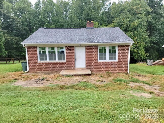 Primary Photo - 1010 E Harrison Ave