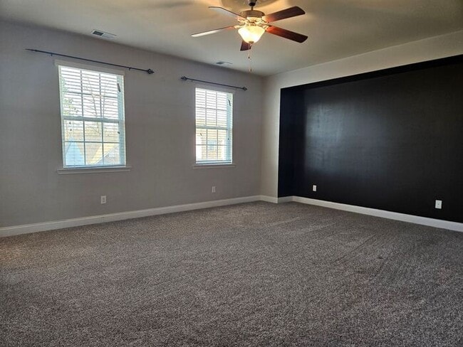 Building Photo - Beautiful Wellesley Home with a Corner Lot