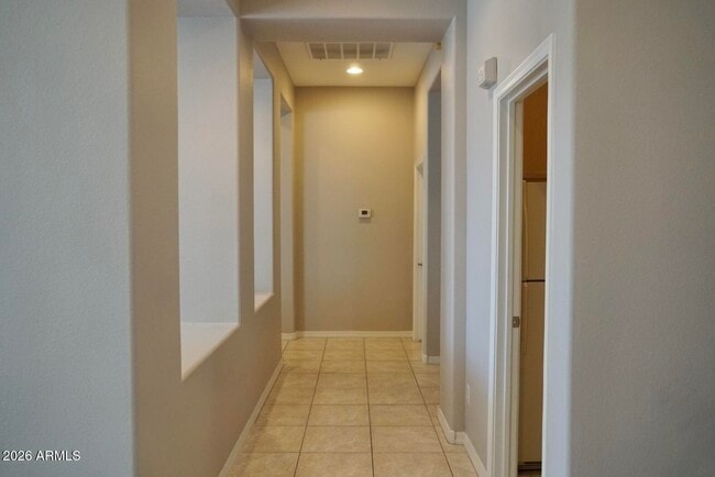 Building Photo - 571 W Locust Dr.