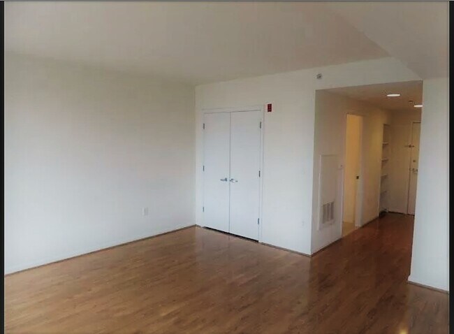 Building Photo - 355 I St SW