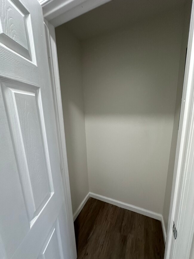 Building Photo - 536 Beech St