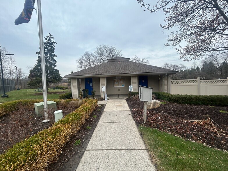 Building Photo - 31164 Country Way