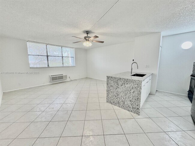Building Photo - 2401 Riverside Dr