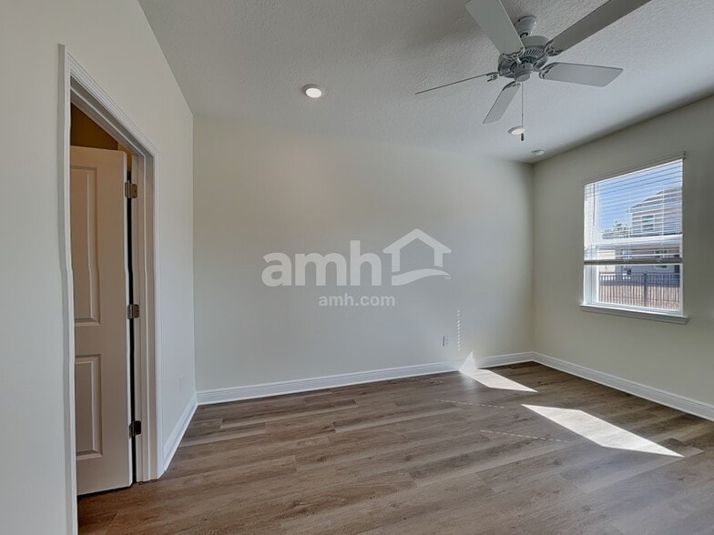 Building Photo - 1555 Blue Nile Pt