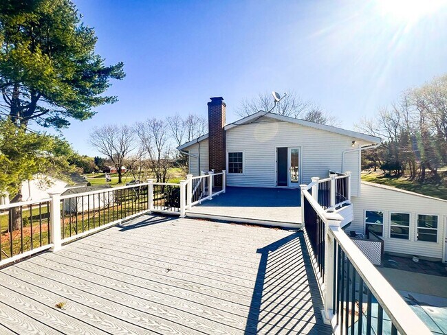 Building Photo - 3502 Old Jones Rd