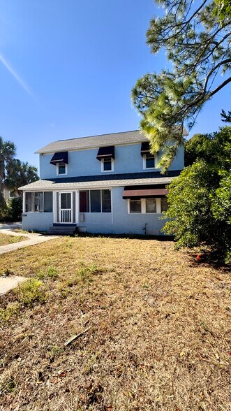 Front house - 136 S Peninsula Dr