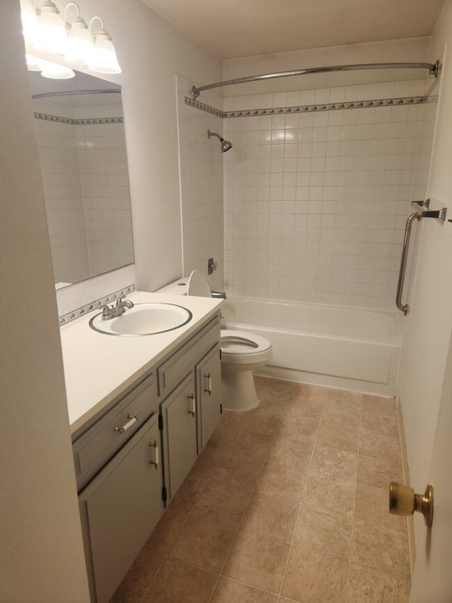 Bathroom - 4795 Clarence Ct SE