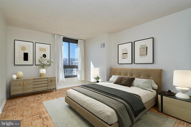 Building Photo - 1800 Old Meadow Rd