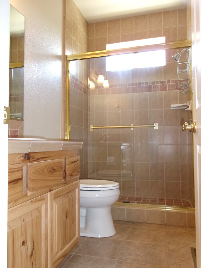 Building Photo - 1132 San Marcos Cir