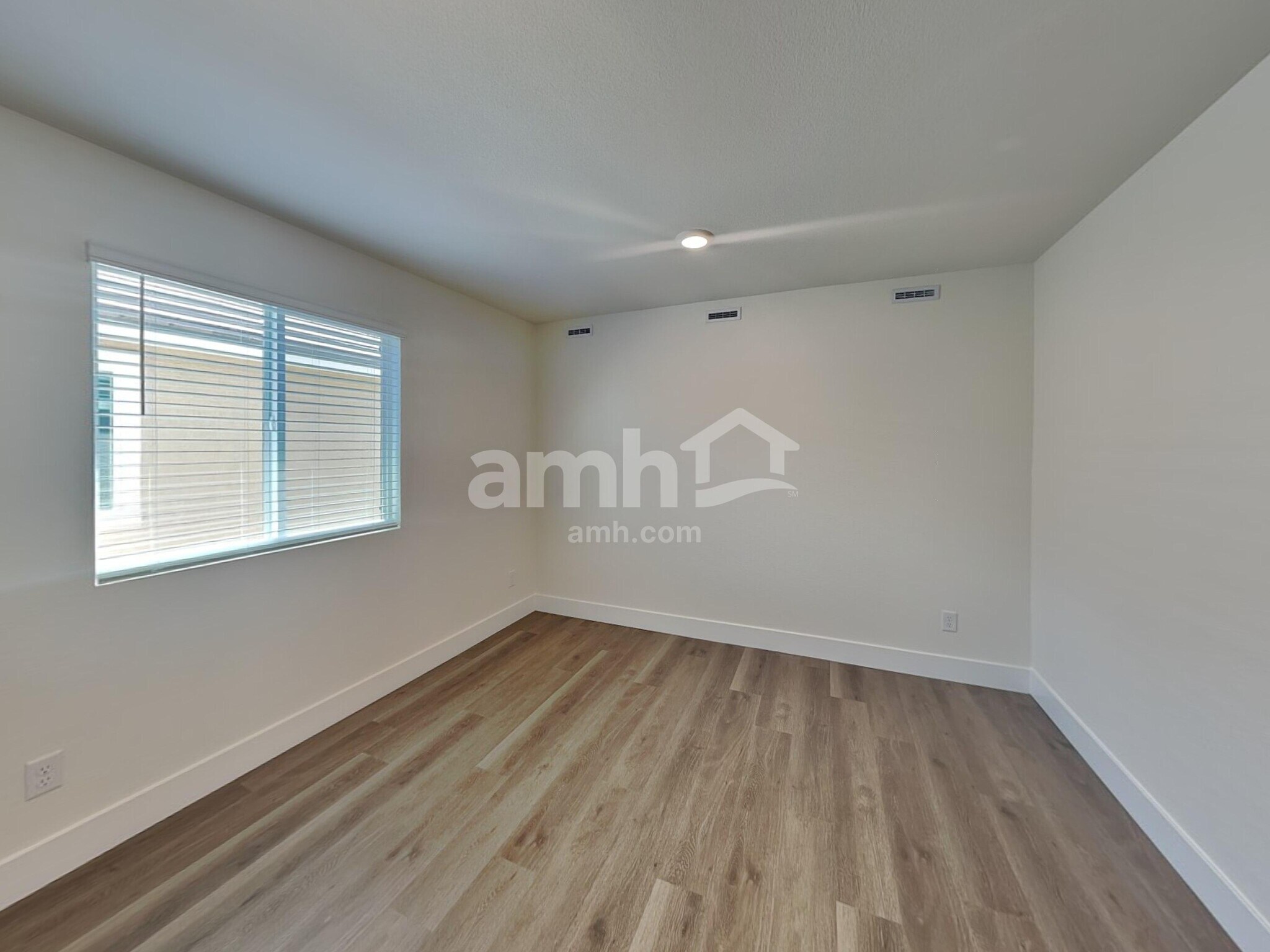 Building Photo - 10367 Bee Balm St