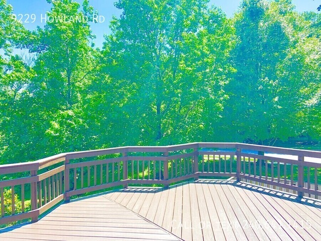 Building Photo - 9229 Howland Rd