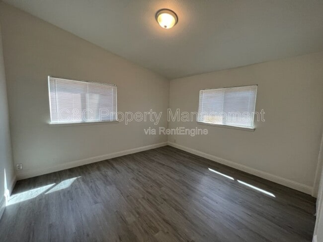 Building Photo - 2119 E Griffith Way