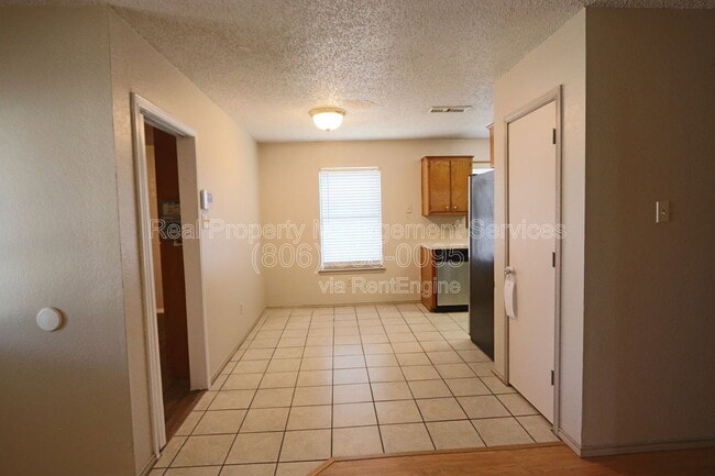Building Photo - 8606 Avenue V