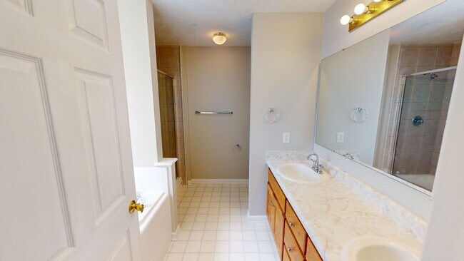 Building Photo - 3 Bedroom with BONUS Room in Jack Britt School District!
