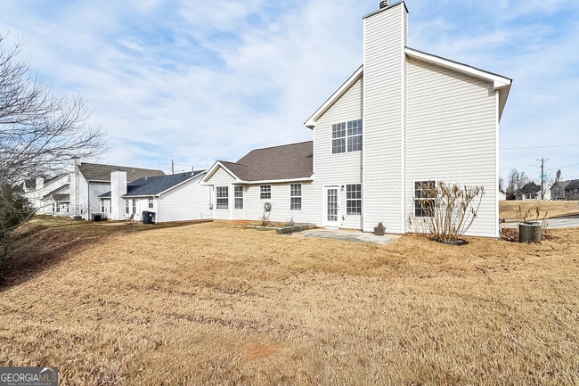 Building Photo - 200 Teak Ln