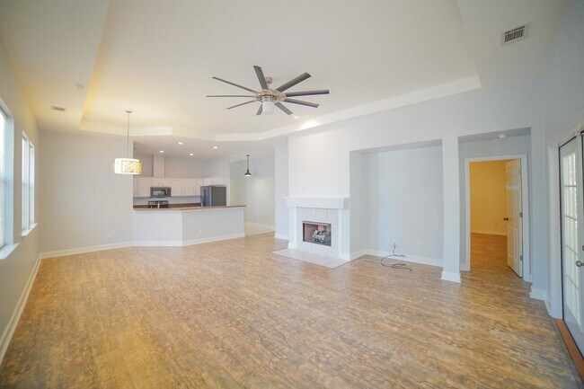 Building Photo - 5569 Hampton Hill Cir