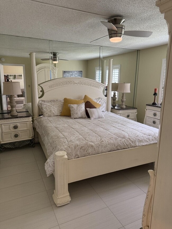 Building Photo - 207 Tropic Isle Dr