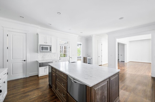 Building Photo - A timeless Cape Cod-style estate!
