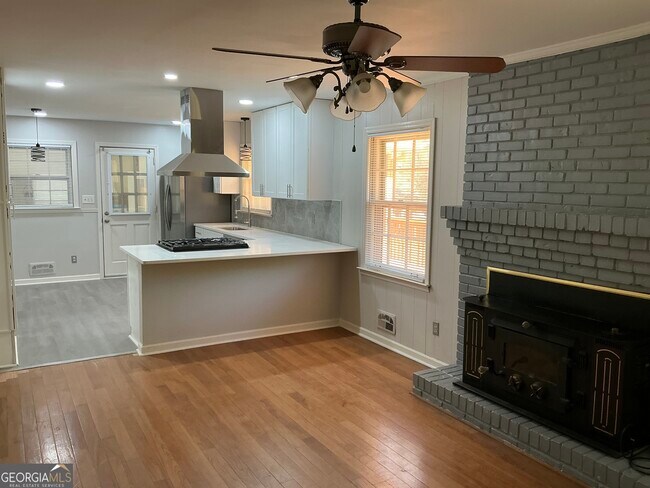 Building Photo - 3988 Rainbow Dr
