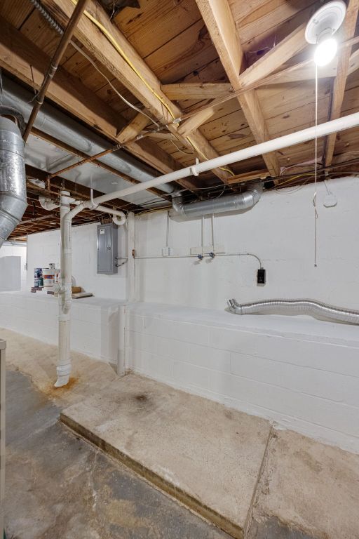 Building Photo - 417 Chamberlin Dr