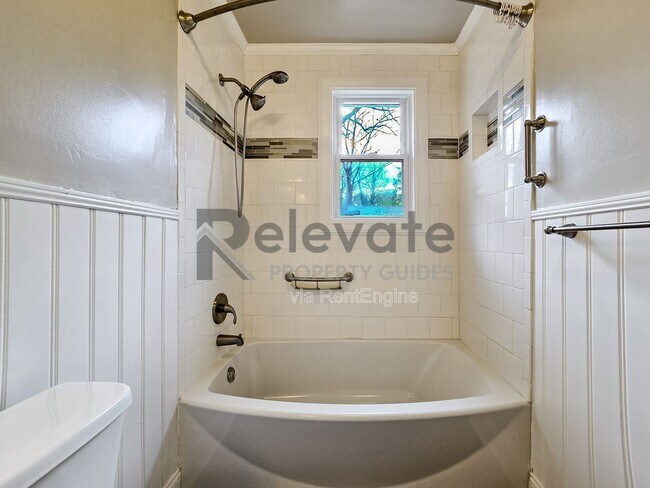 Building Photo - 3206 Belmont Ave