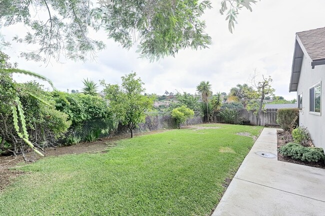 Building Photo - San Carlos West 2story with Canyon Views 5...