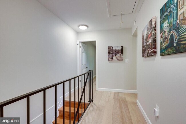 Building Photo - 6295 Hillary Ct
