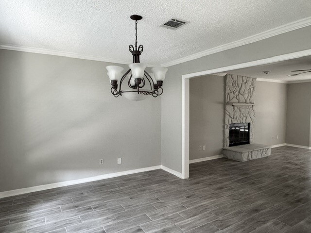 Building Photo - 3131 Mosby Dr