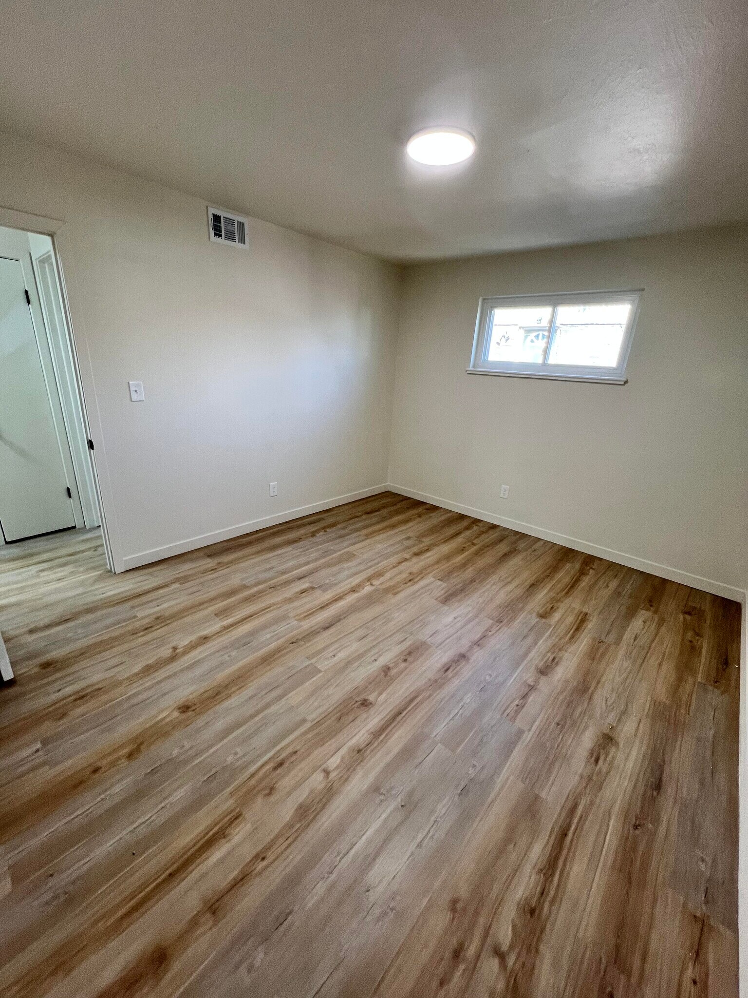 Building Photo - 8771 Oakwood St