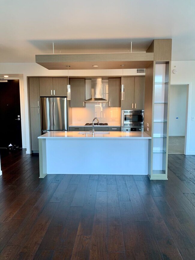 Building Photo - Luma Condominiums ~ First Hill/Capitol Hill
