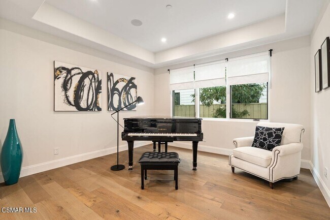 Building Photo - 12727 Landale St