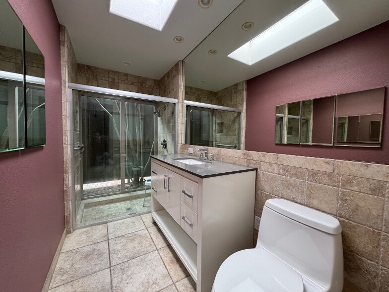 Building Photo - 1710 Harper Ave