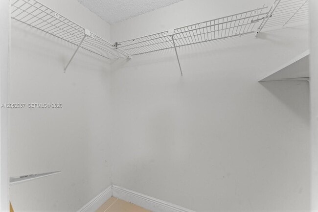 Building Photo - 430 Commodore Dr