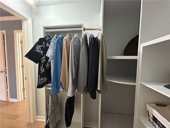 Building Photo - 4060 Merritt Dr